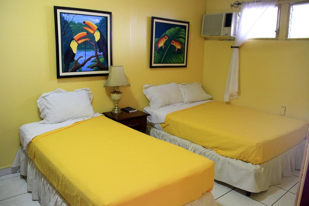 Hotel Y Apartments Los Cisneros Managua Zimmer foto